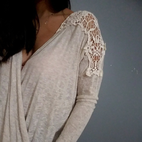 💕20%OFF💕OATMEAL CROCHET SURPLICE TOP - Picture 7 of 7